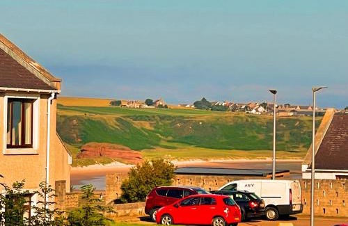 Cullen Casa | Spacious 2 Bedroom Home in Picturesque Cullen