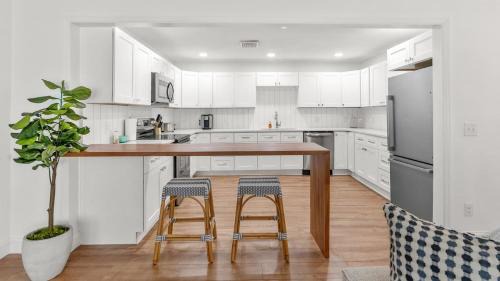 Myrtle Beach Casa | Spacious 2 bedroom just a 2 min walk to the beach!