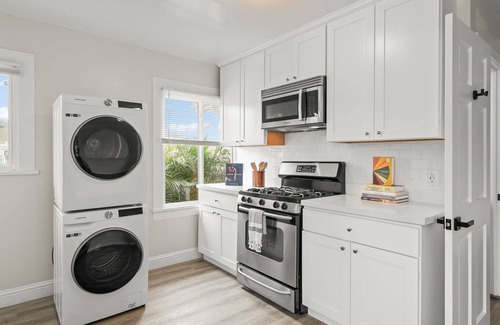 Oakland Casa | Spacious 2 Bedroom Retreat