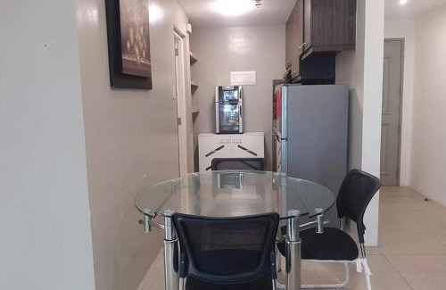 Wack-Wack Greenhills Apartamento | Spacious 2 Bedroom Unit with Pool