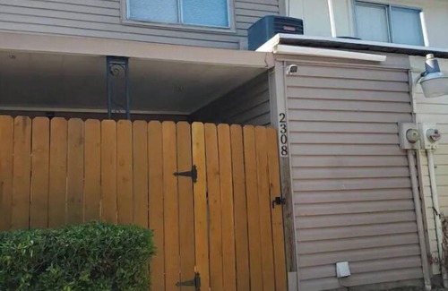 Bossier City Casa | Spacious 2 bedroom End Unit Townhome in Prime location