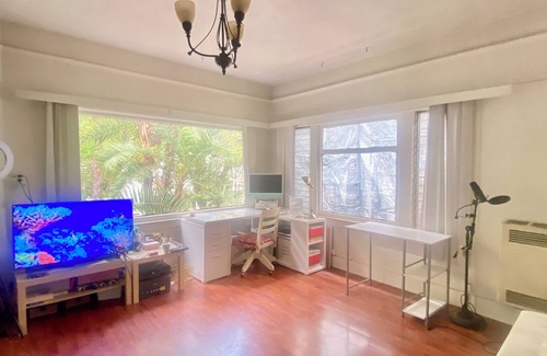 Melrose Apartamento | SPACIOUS 2 BEDROOM APARTMENT IN HOT SPOT OF LOS ANGELES. Quiet and Chic