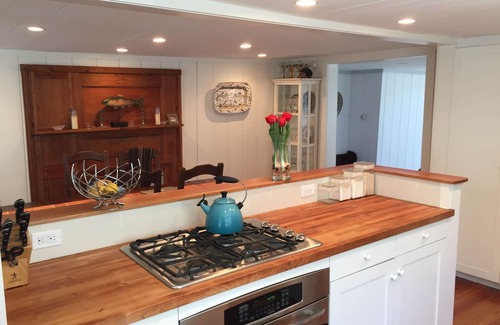 Provincetown Condominio | Charming West End 2 dormitorios con piscina