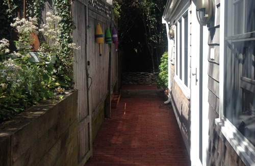Provincetown Condominio | Charming West End 2 dormitorios con piscina
