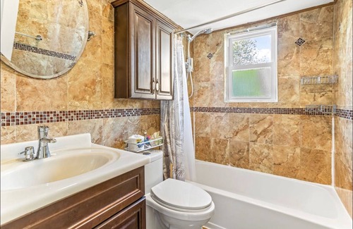 South Jamaica Apartamento | Spacious 2 Bedroom