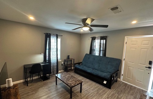 Alta Vista Casa | Spacious 2 Bedroom Apartment in the Heart of San Antonio