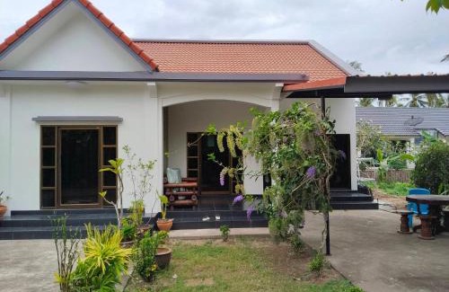 Thong Chai Casa | Spacious 2-bedroom villa near beach
