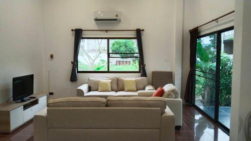 Thong Chai Casa | Spacious 2-bedroom villa near beach