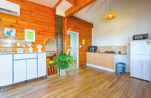 Whangarei Casa | Spacious 2-Bedroom with Stunning Balcony Views (Shared Amentities)