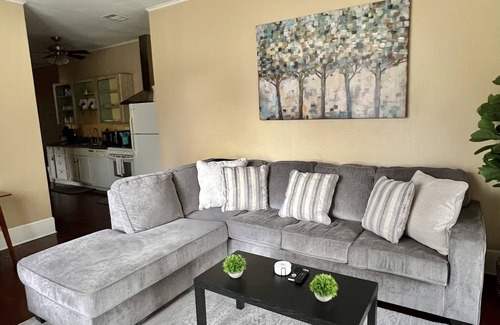 Highland Historic District Apartamento | Spacious | 2 Bedrooms | Duplex