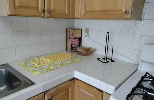 Riverview West Apartamento | Spacious 2 BR 2 BA apt TV Stores
