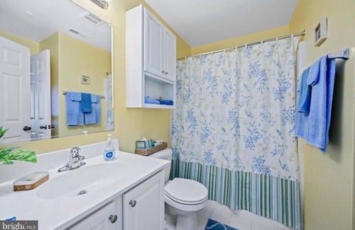 Ocean View Condominio | Spacious 2 BR/2 Bath Condo w pool, golf near Bethany Beach