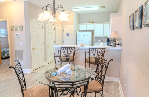 Carolina Forest Condominio | Spacious 2 BR Condo-Golf Course Views! River Oaks 65-M