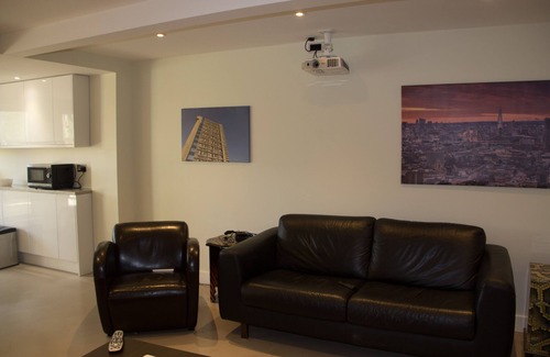 Brondesbury Park Apartamento | Amplio apartamento de 2 dormitorios con jardín en Queens Park, Londres zona 2