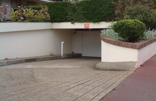 Deauville City Centre Apartamento | Amplias 2 habitaciones renovadas con todas las comodidades con hermosas vistas a 2 minutos de la playa