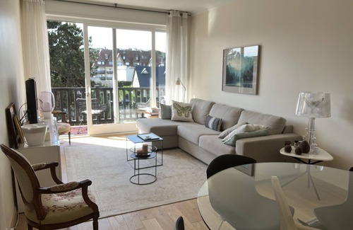 Deauville City Centre Apartamento | Amplias 2 habitaciones renovadas con todas las comodidades con hermosas vistas a 2 minutos de la playa