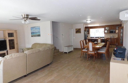 Buccoo Condominio | Amplio condominio de 2 pisos con todas las comodidades en una excelente ubicación