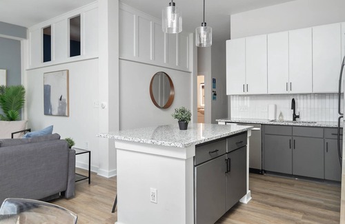 First Ward Apartamento | Spacious 2BD With Private Balcony and Free Parking