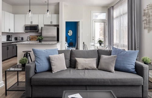 First Ward Apartamento | Spacious 2BD With Private Balcony and Free Parking