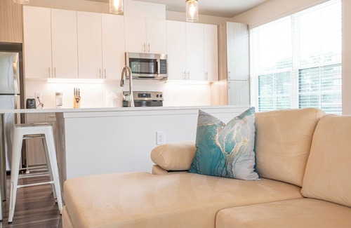 Bolton Apartamento | Spacious 2BDRM/2BA at a New Property West Midtown w/ FREE parking, Pool & Gym