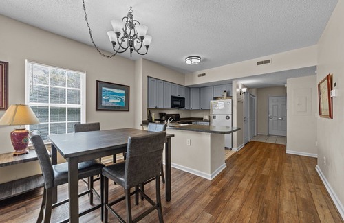 Red Hill Condominio | Spacious 2BR/2BA Golf Villa that sleeps 8 at Famous Legends Golf Course