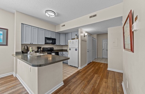 Red Hill Condominio | Spacious 2BR/2BA Golf Villa that sleeps 8 at Famous Legends Golf Course