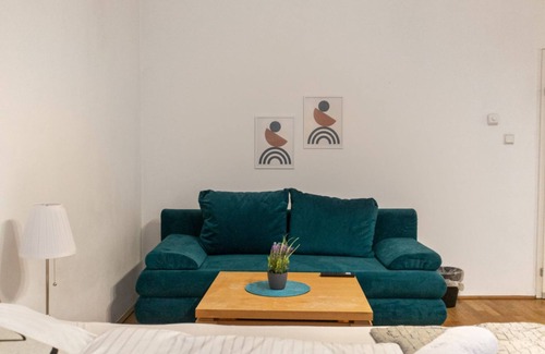 Neulerchenfeld Apartamento | Spacious 2BR Apt.-Near Wiener Stadthalle