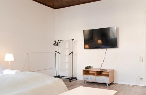 Wieden Apartamento | Spacious 2BR Apt Perfect for Longstays