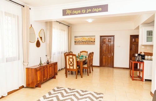 Oyster Bay Apartamento | Spacious 2BR Apt | Prime Location | Near Beach | 5G WiFi | Power Backup | Secure