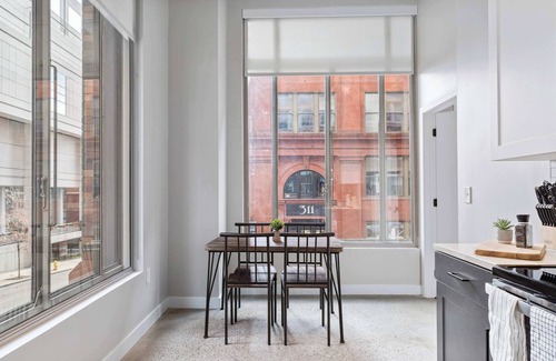 Downtown Cincinnati Apartamento | Spacious 2BR CozySuites | OTR Downtown #08