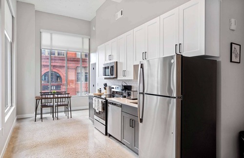 Downtown Cincinnati Apartamento | Spacious 2BR CozySuites | OTR Downtown #09