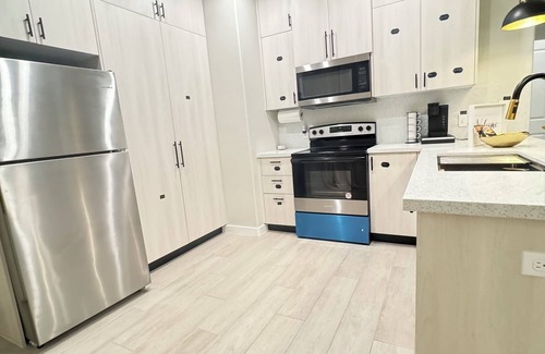 Mission Apartamento | Elegant living - free WiFi, Kid friendly and near shops & resto
