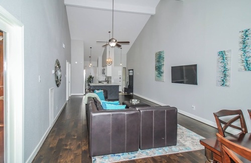 April Sound Condominio | Spacious 2BR King Bed Condo in April Sound