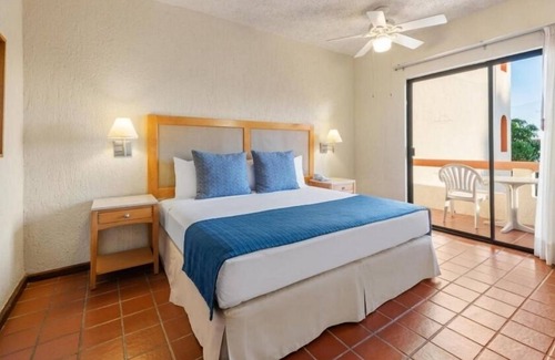 Campo de Golf Fonatur Hotel | Spacious 2BR Condo with Outdoor Pool