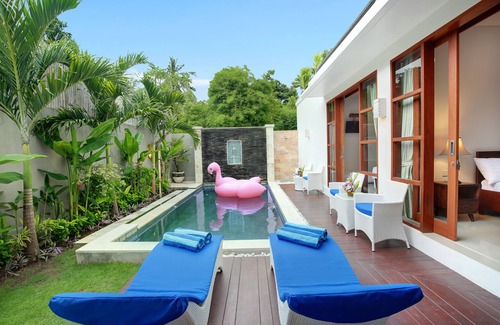 Laksmana Villa | Amplia piscina de 2 dormitorios Villa Lucia para 8 personas - 5 minutos de la playa