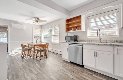 Niles Casa | Spacious 2BR | Quiet Long-Term Stays | Niles, IL