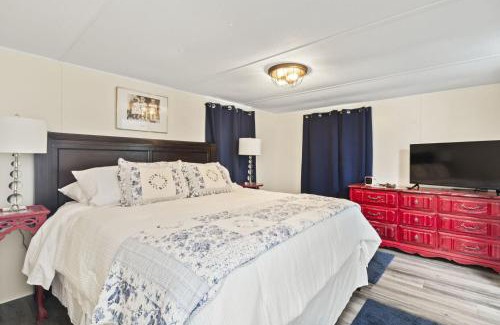 Longs Casa | Spacious 2BR Retreat-10 minutes to the Beach! Pet Friendly!