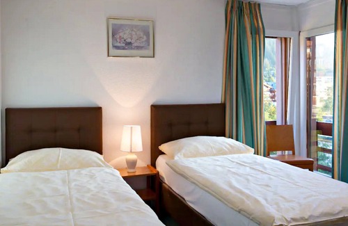 Montana Apartamento | Spacious 2BR with Panoramic Views overlooking Rhone Valley