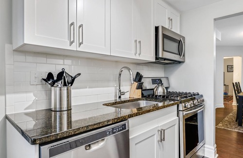 Detroit Apartamento | Spacious 3-Apartment Bundle – Ideal for Groups!