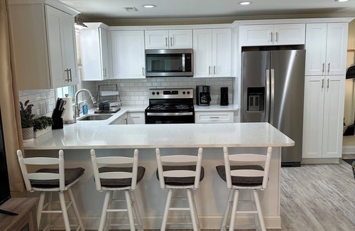 Cherry Grove Beach Casa | Spacious 3-bedroom 2-bathroom house Sleeps 10 pet friendly in Cherry Grove Beach