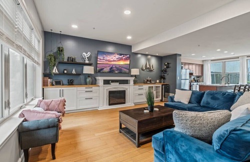 Point Breeze Casa | Spacious 3 BDR Home | Home Theatre | Pool Table