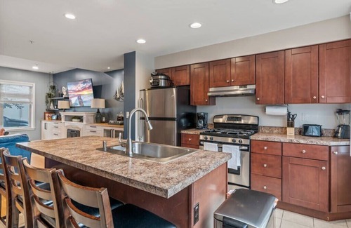Point Breeze Casa | Spacious 3 BDR Home | Home Theatre | Pool Table