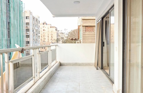 Nasr City Apartamento | Spacious 3-bedroom apartment with AC, WiFi in amazing Cairo Governorate