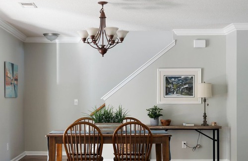 Pooler Casa | Spacious 3 bed / 2.5 bath Home w/Outdoor Fireplace