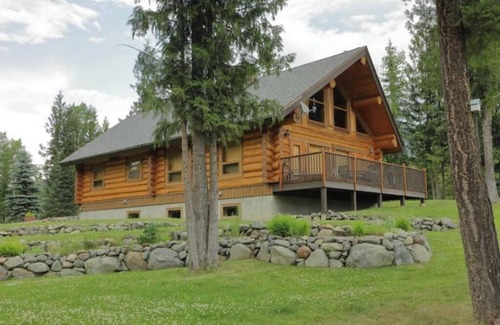 Clearwater Apartamento | Spacious 3 bed 3 bath Log Cabin Home