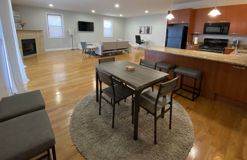 Grand Boulevard Condominio | Spacious 3 bed Chicago condo