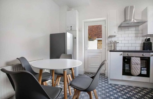 South Shields Casa | Spacious 3-Bed Home in South Shields, Sleeps 8