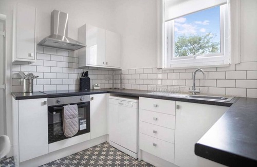 South Shields Casa | Spacious 3-Bed Home in South Shields, Sleeps 8