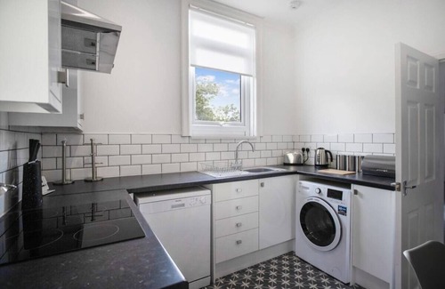 South Shields Casa | Spacious 3-Bed Home in South Shields, Sleeps 8