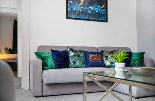 South Shields Casa | Spacious 3-Bed Home in South Shields, Sleeps 8